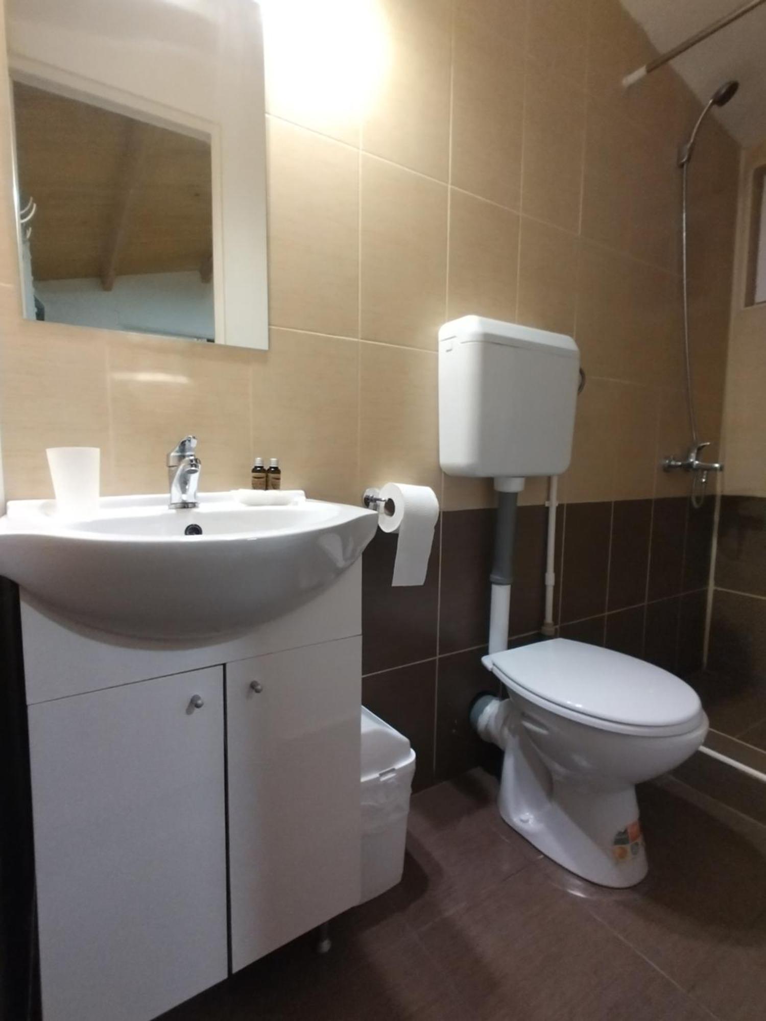 La Amy Apartment Pangarati Екстериор снимка